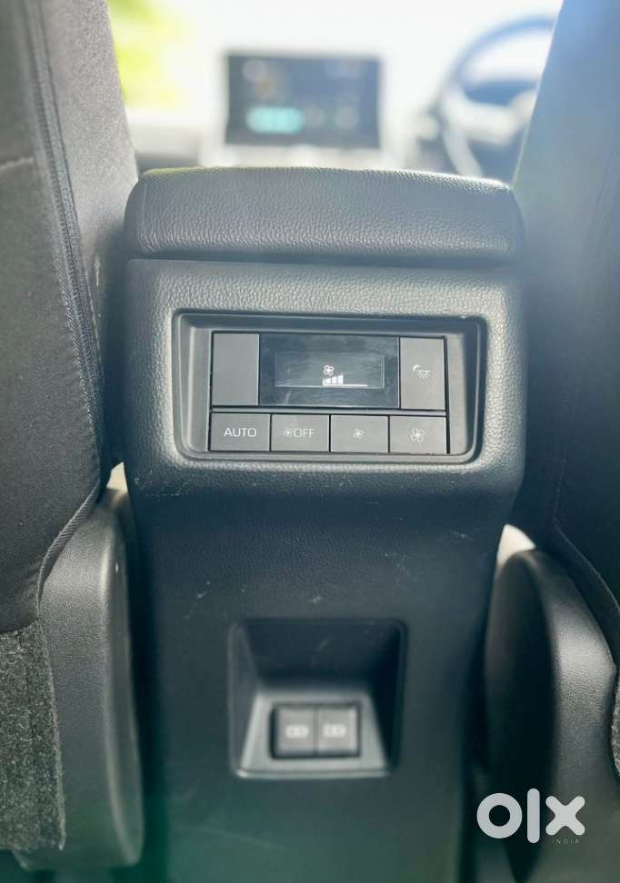 Maruti Suzuki Invicto Zeta Plus 7str, 2023, Petrol