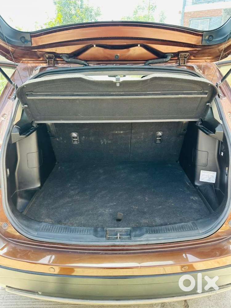 2018 Maruti Suzuki S Cross Alpha Diesel Top Model & Sony Sound System.