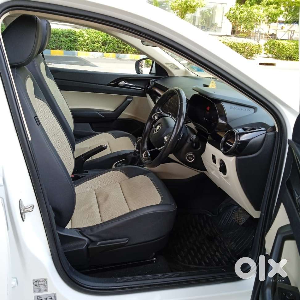 Skoda Slavia Style 1.0l Tsi At, 2022, Petrol