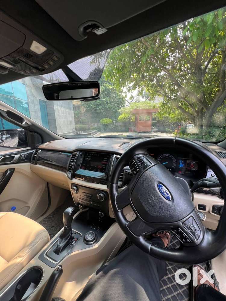 Ford Endeavour 3.2l 4x4 – Road Presence King  ₹9l Premium Upgrades