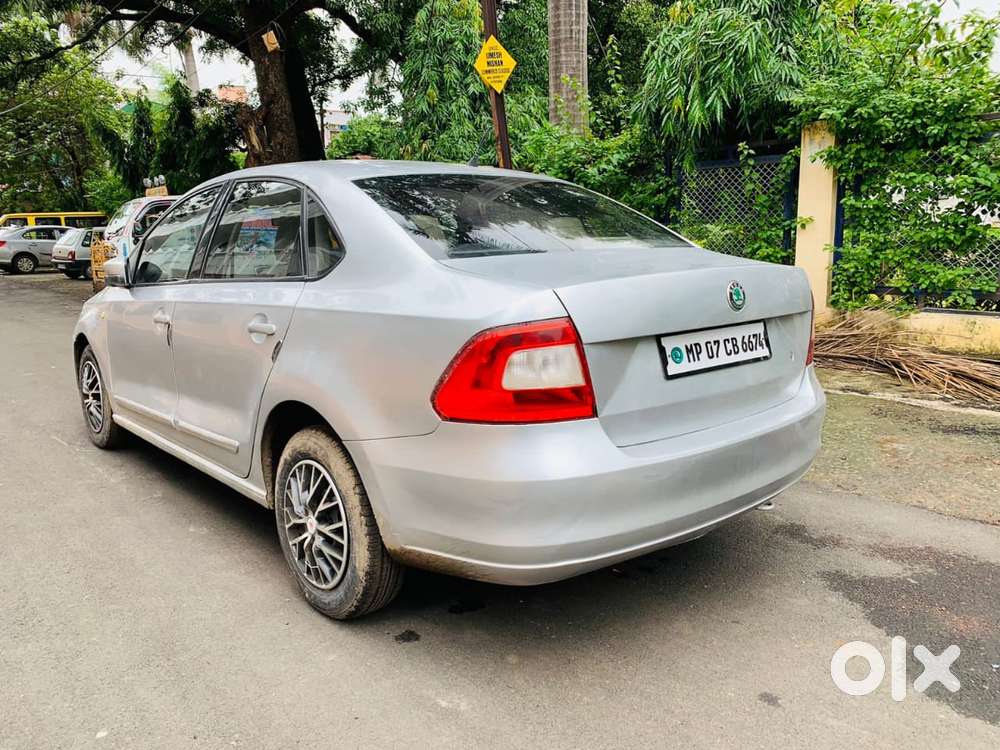 Skoda Rapid Elegance 1.6 Tdi Cr Manual, 2013, Diesel
