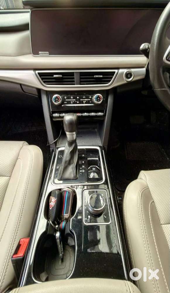 Mahindra Xuv700 2.2 Ax 7 Diesel Mt Luxury Pack Str, 2022, Diesel