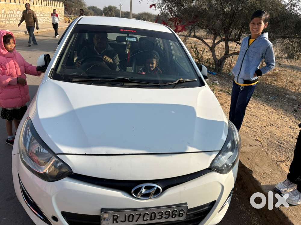 Hyundai Aura 2013 Diesel 130000 Km Driven