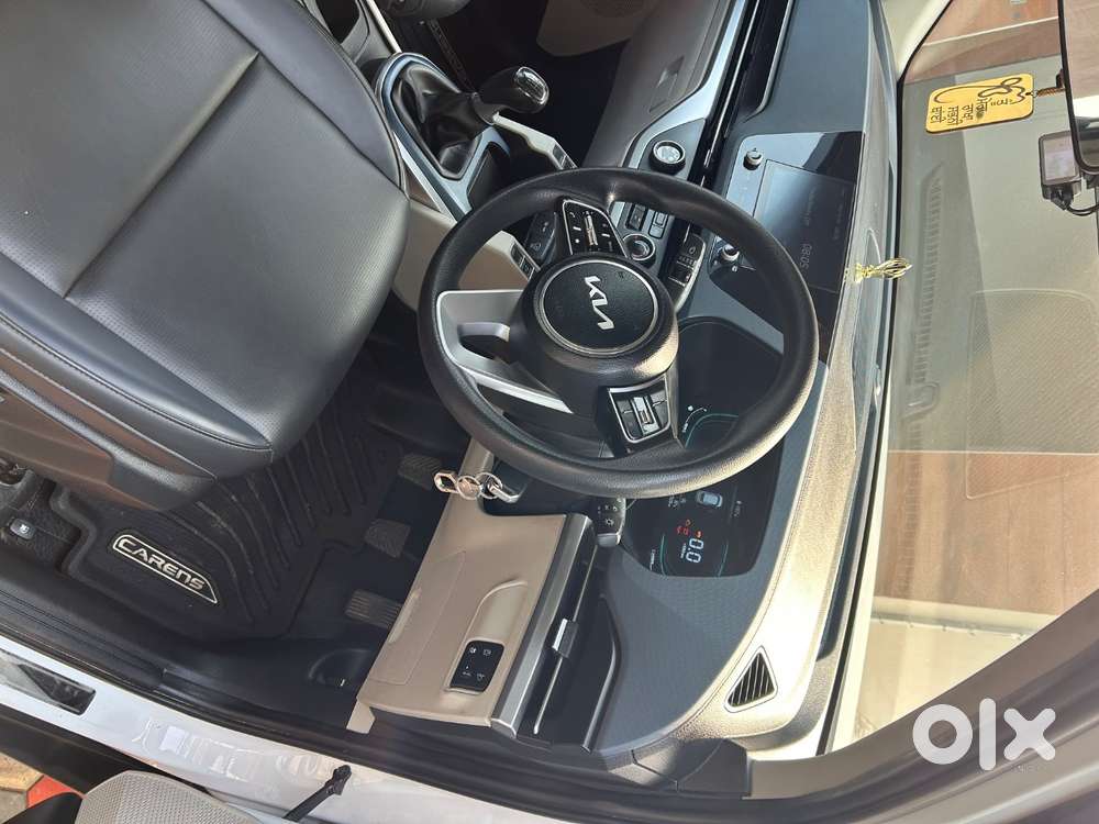 Kia Carens Premium Diesel 2025