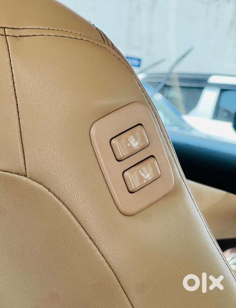 Toyota Camry Hybrid 2013