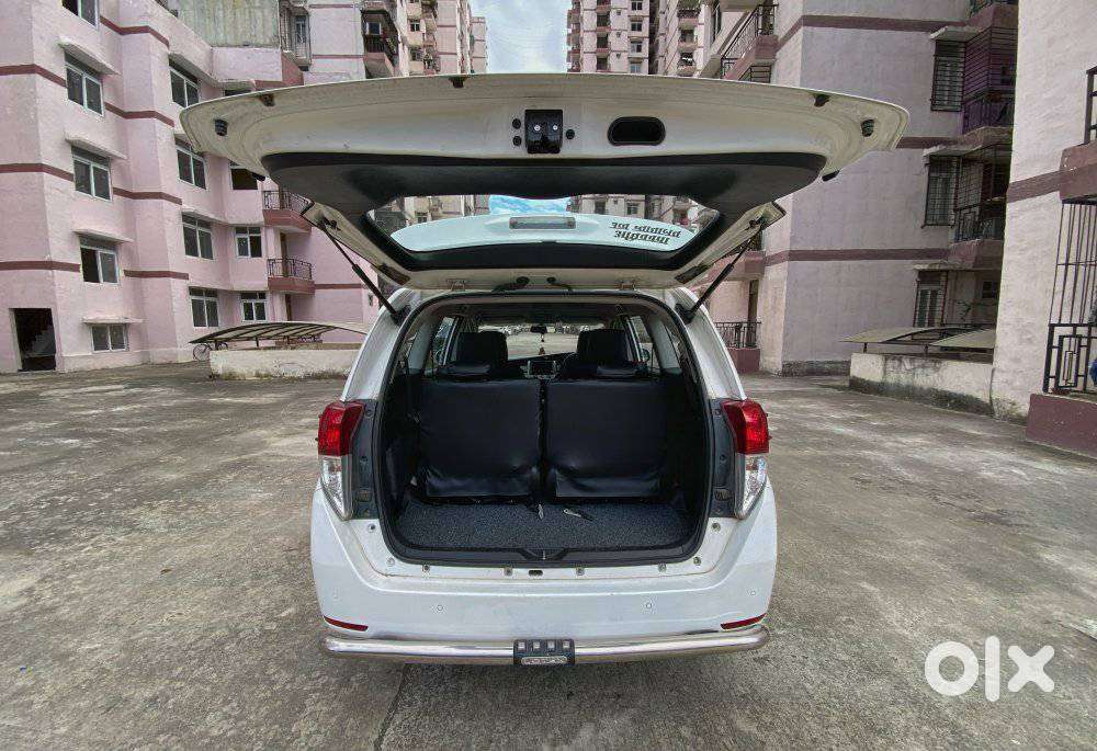 Toyota Innova Crysta [2020-ongoing] 2.4 Gx 7 Str, 2023, Diesel