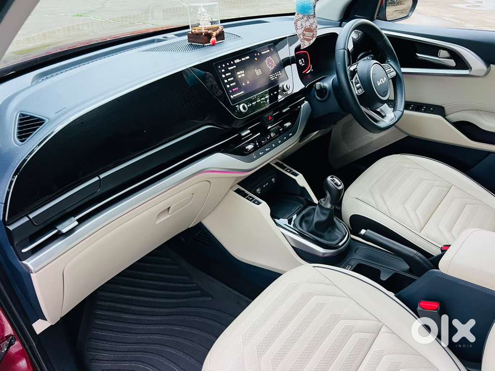 Kia Carens 1.4 Luxury 7 Str, 2022, Petrol