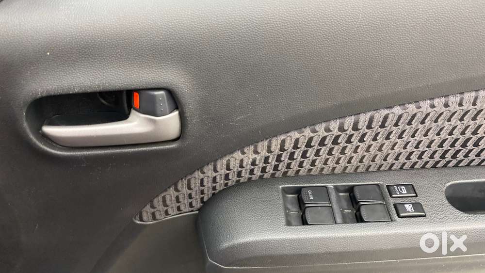 Maruti Suzuki Ritz Vxi, 2013, Petrol