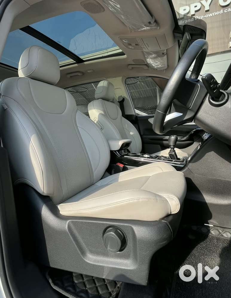 Mahindra Xuv700 2.2 Ax 7 Diesel Mt Luxury Pack Str, 2023, Diesel