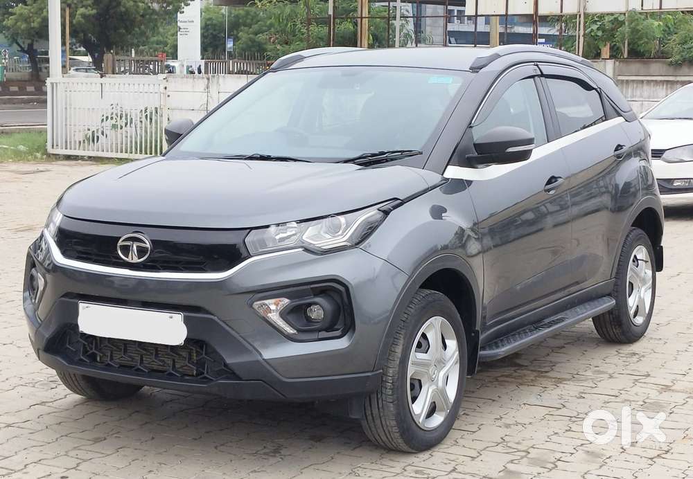 Tata Nexon 1.2 Revotron Xma Amt (s), 2023, Petrol