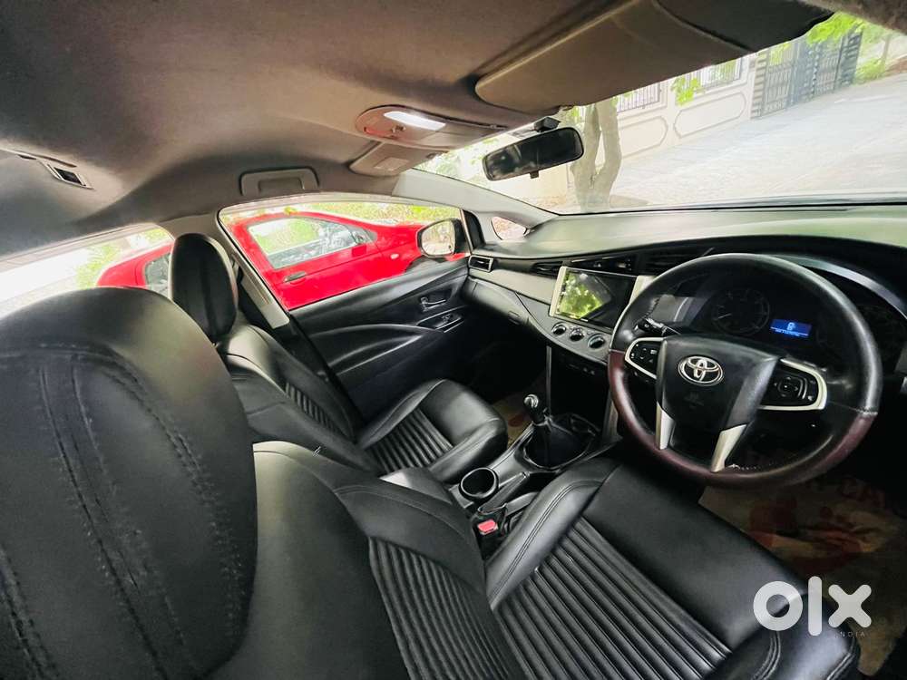Toyota Innova Crysta 2.4 Gx Mt 8s, 2017