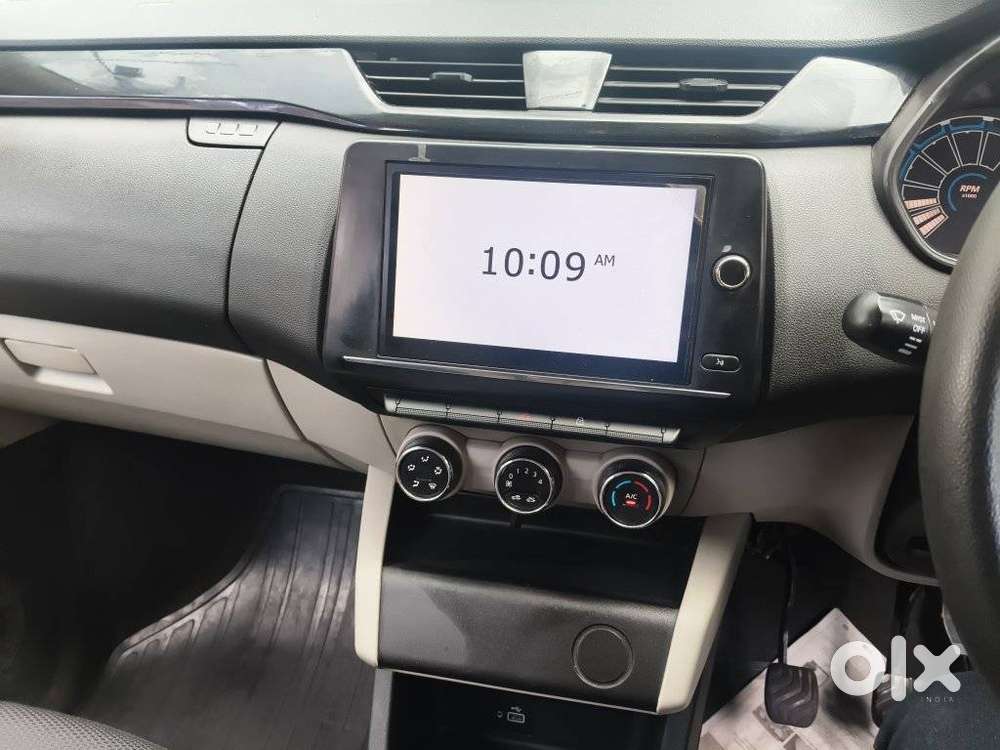 Renault Triber Rxt, 2022, Petrol