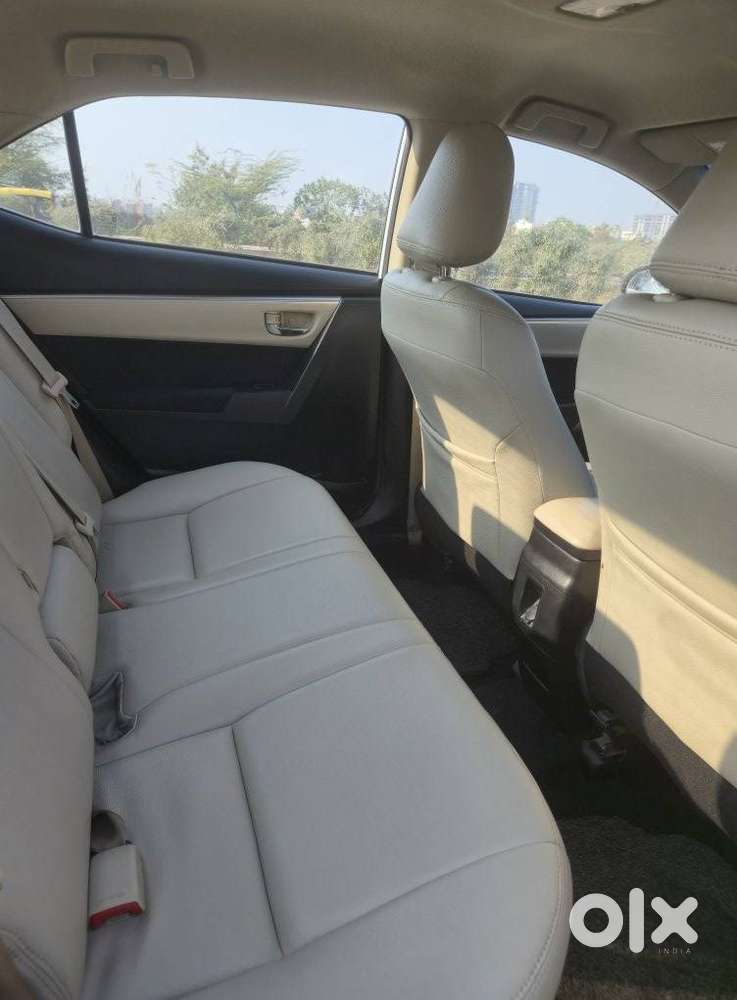 Toyota Corolla Altis 2013-2017 G At, 2015, Petrol