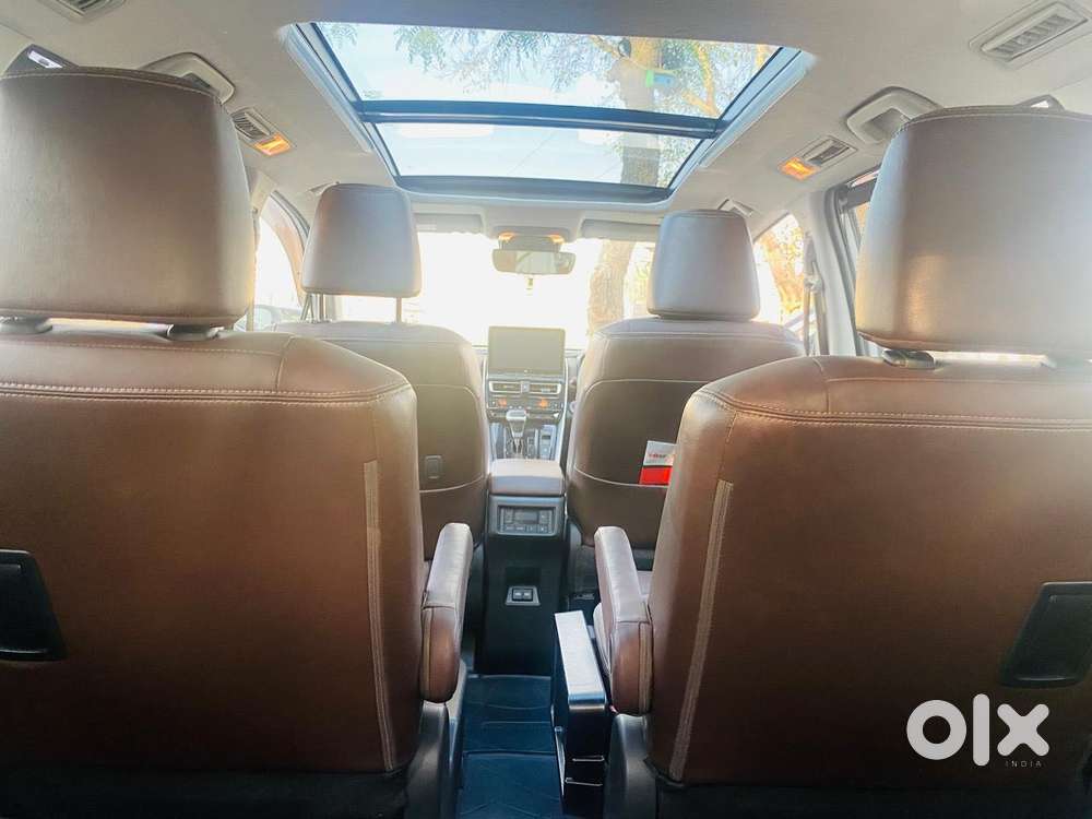 Toyota Innova Hycross 2.0 Zx (o) Hybrid 7 Str, 2024, Petrol
