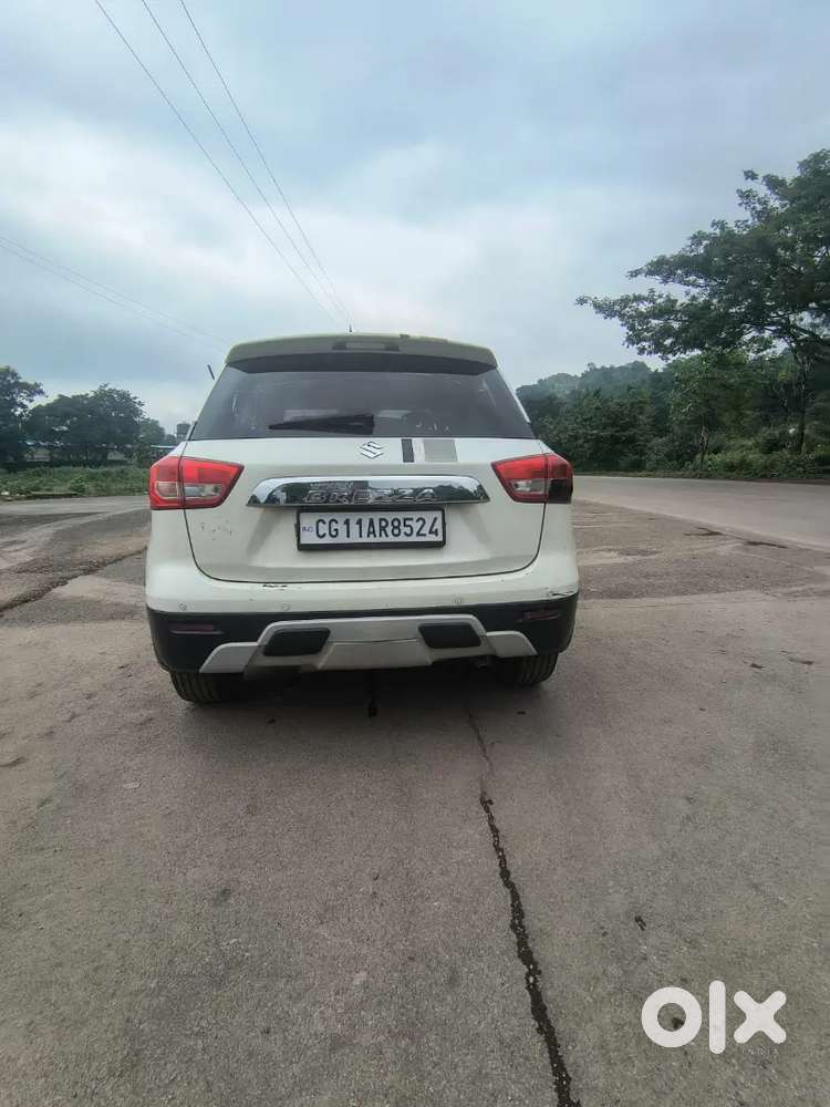 Maruti Suzuki Brezza Zdi 2019//rear Tyre 60% Frant Tyre 85%