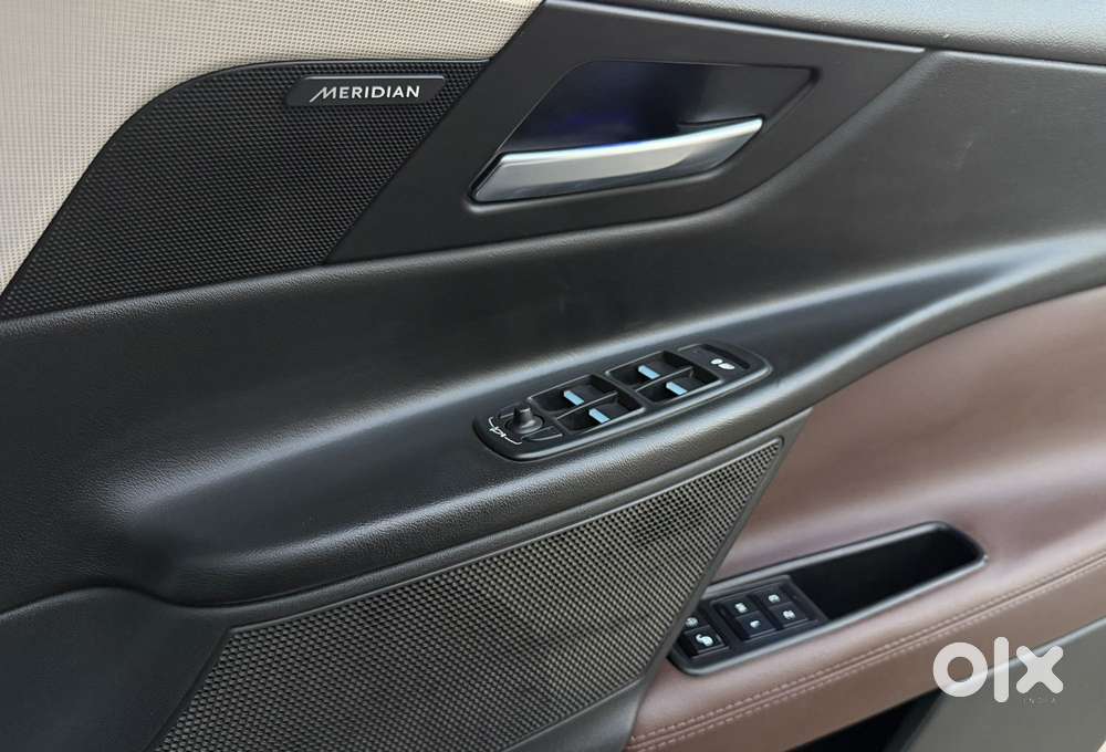 Jaguar Xe Portfolio, 2019, Petrol