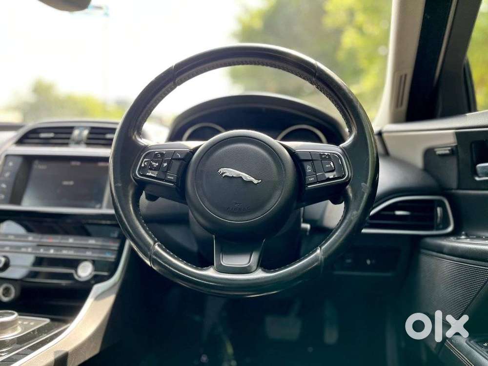 Jaguar Xe Portfolio, 2018, Petrol