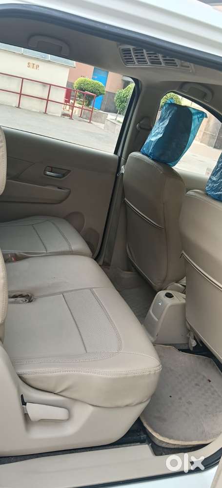 Maruti Suzuki Ertiga 1.5 Lxi, 2025, Cng & Hybrids