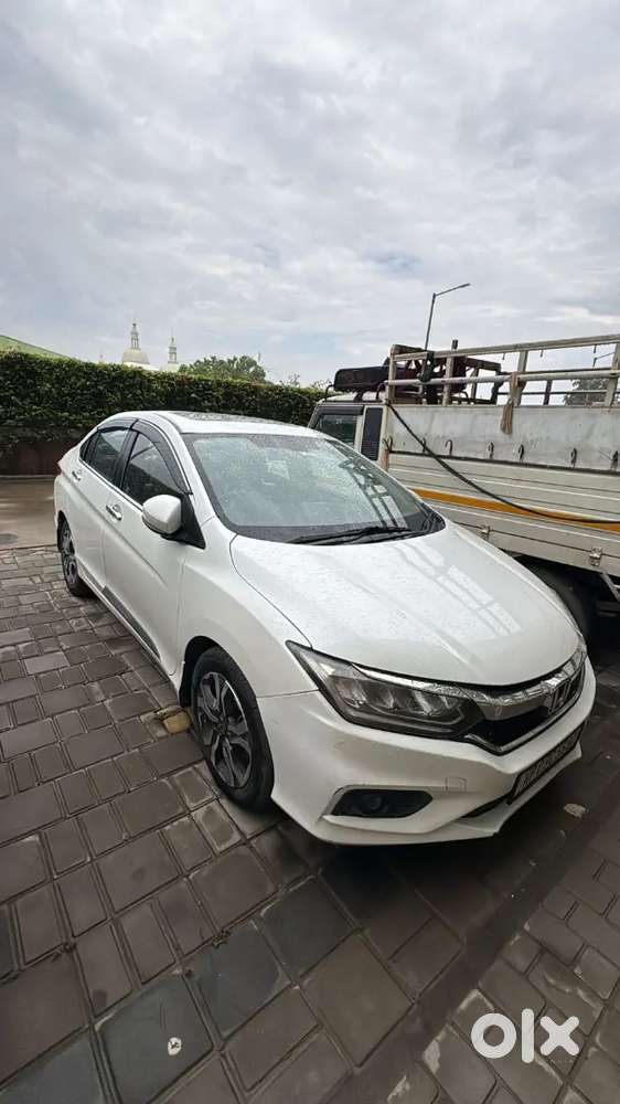 Honda City Automatic Top Model With Sunroof And Body Kit