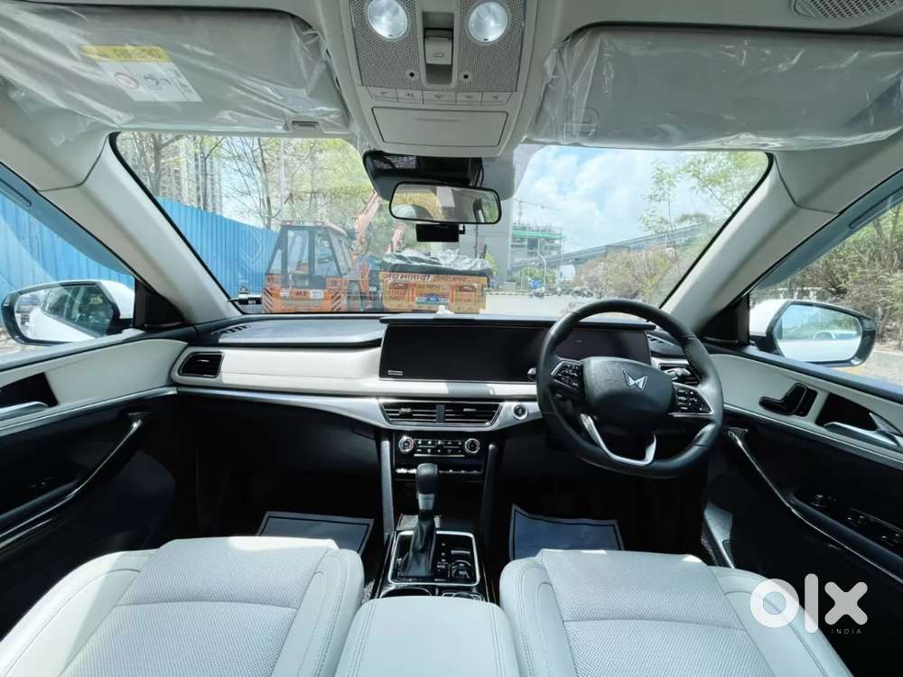 Mahindra Xuv700 2.2 Ax 7 Diesel At Luxury Pack Str, 2024, Diesel
