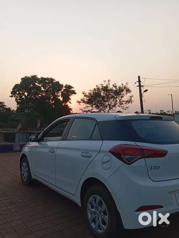 Hyundai New I20 2015 Petrol 130000 Km Driven