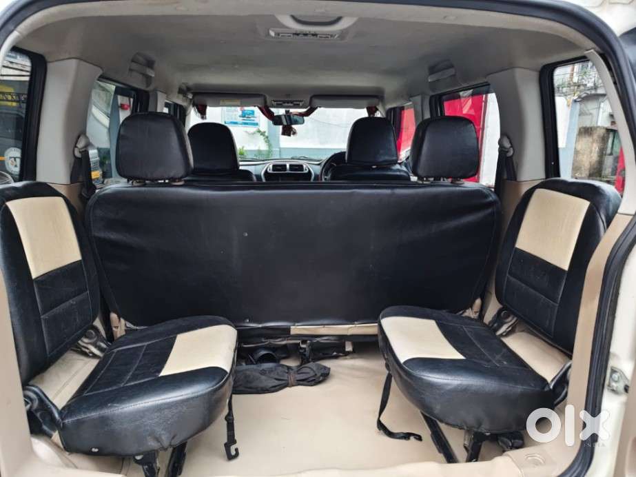 Mahindra Tuv 300 T8, 2016