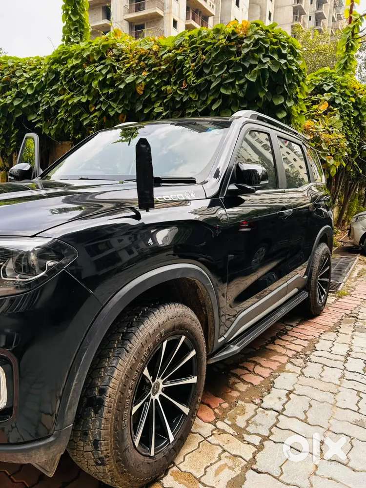 Urgent Mahindra Scorpio N Z8 Petrol 2023 | 10,400 Km | Like New