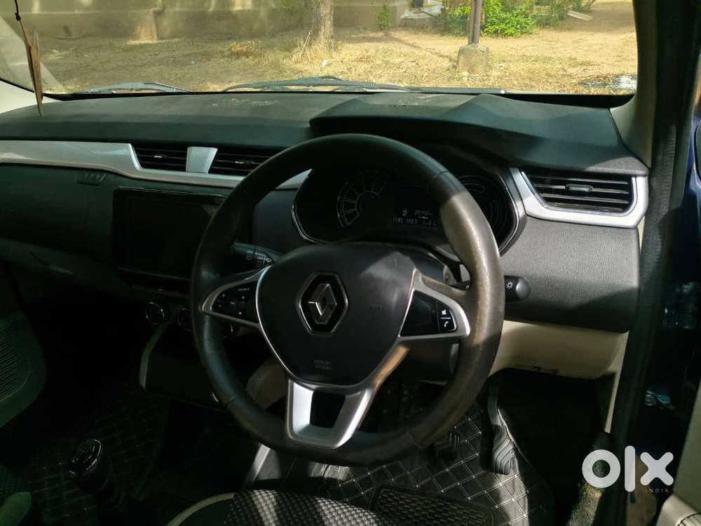 Renault Triber Rxz, 2022, Petrol