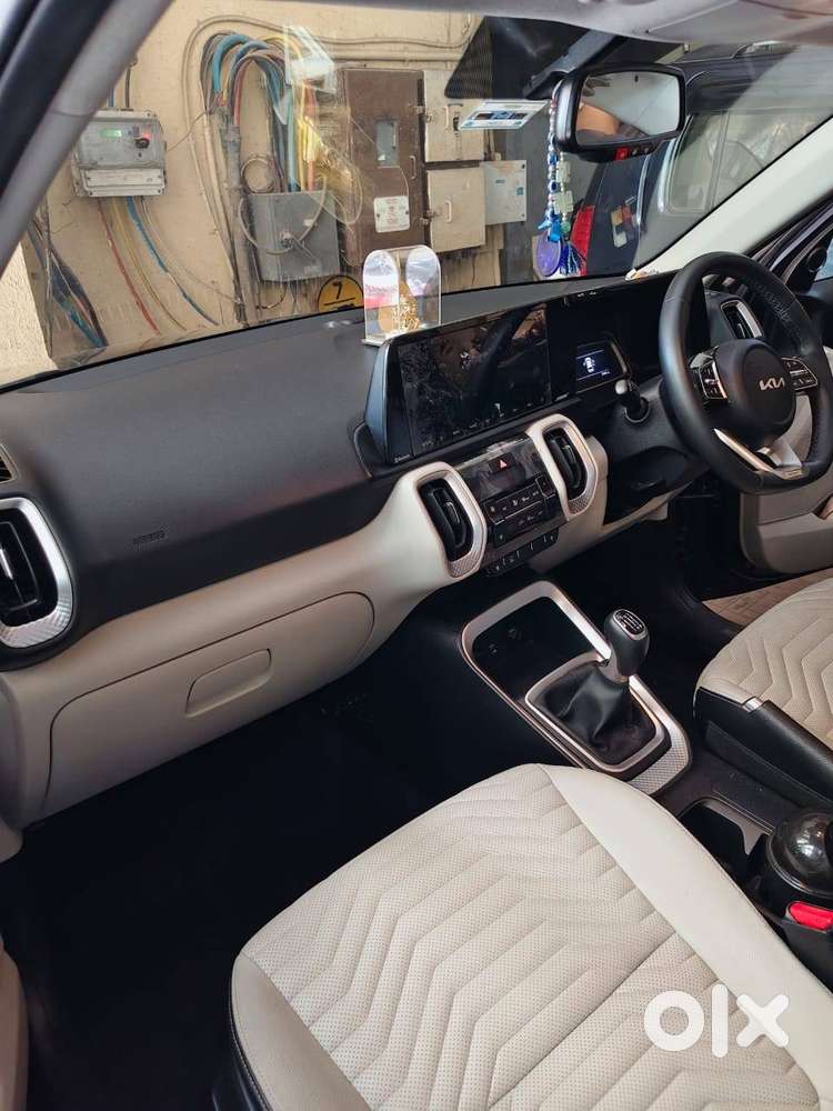 Beautiful Fully Loaded Imperial Blue Kia Sonet