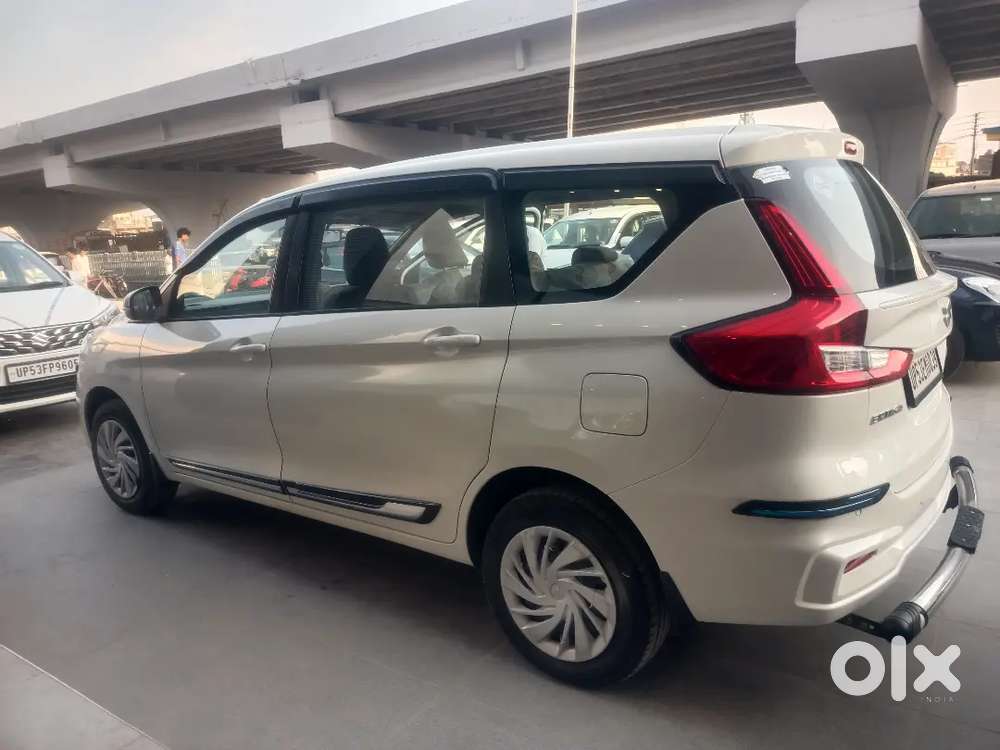 अर्टिगा सीएनजी प्लस पेट्रोल कार
