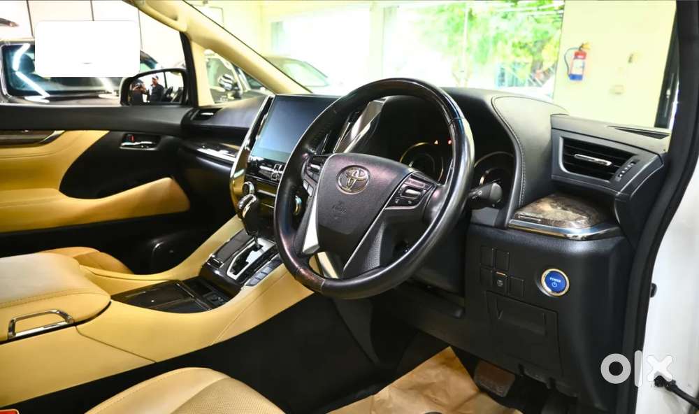 Toyota Vellfire, 2023, Petrol