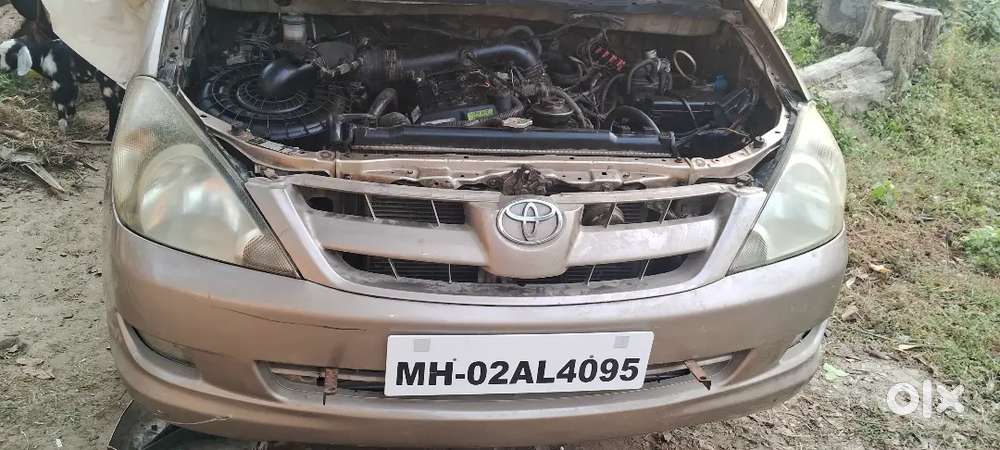 Toyota Innova Petrol 2005