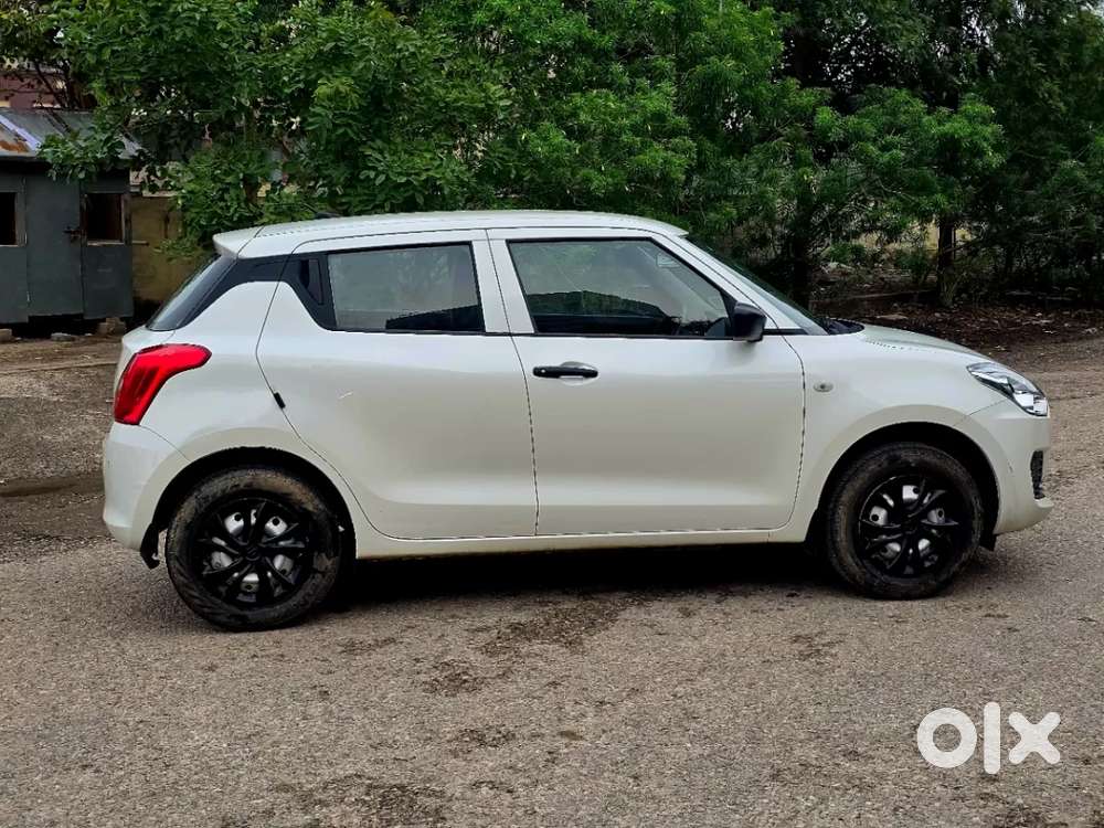 Maruti Suzuki Swift Lxi, 2023, Petrol