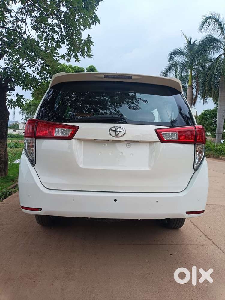 Innova Crysta Gx 8 Seater Feature Loaded.