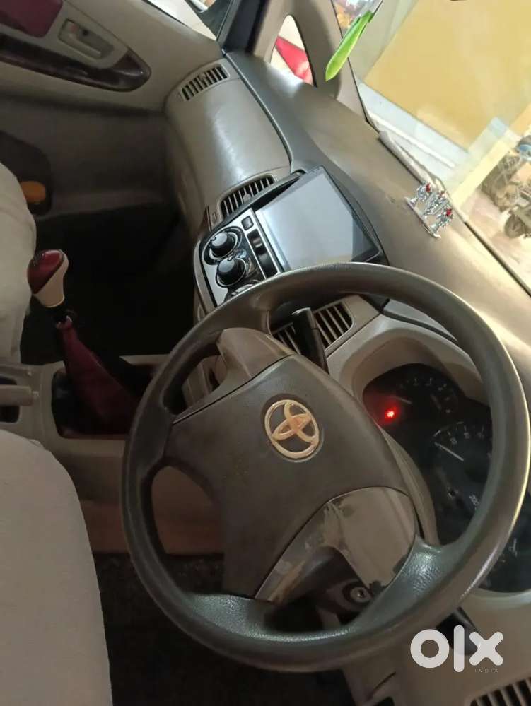Toyota Innova 2013 G