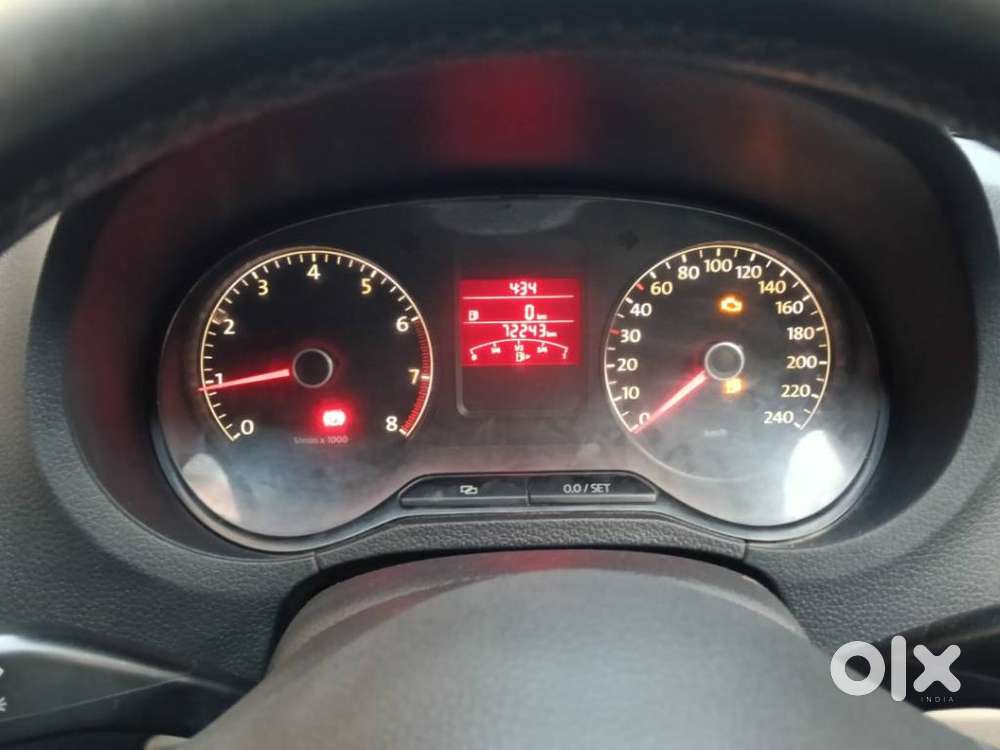 Volkswagen Polo 2009-2013 Petrol Highline 1.2l, 2012, Cng & Hybrids