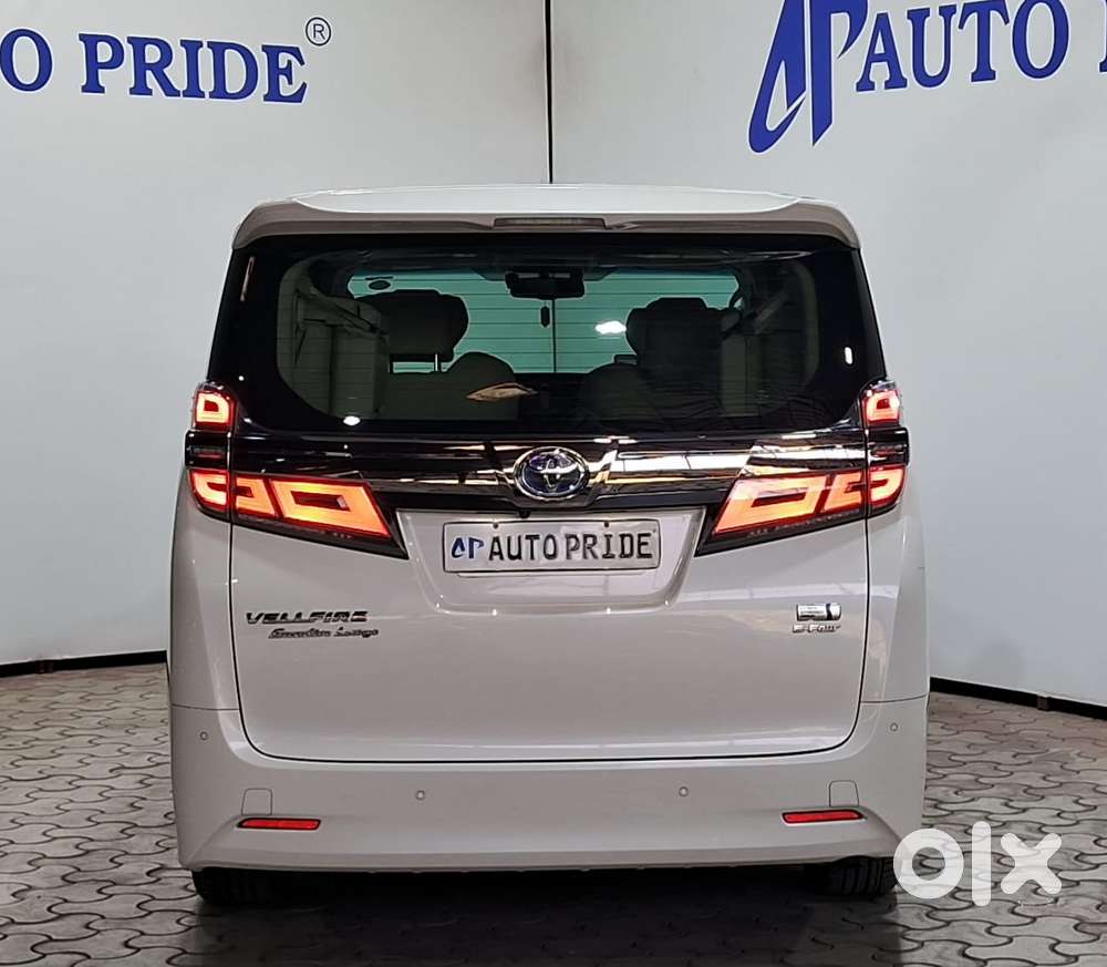 Toyota Vellfire 2.5 Hybrid, 2023, Petrol