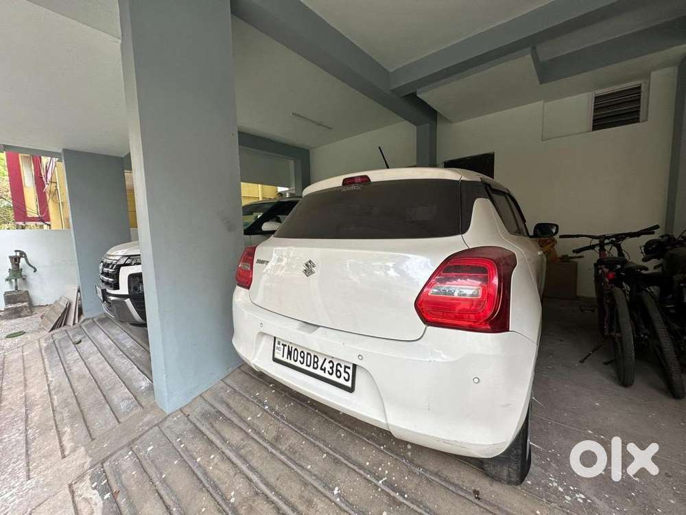 Maruti Suzuki Swift Vxi Automatic 2023