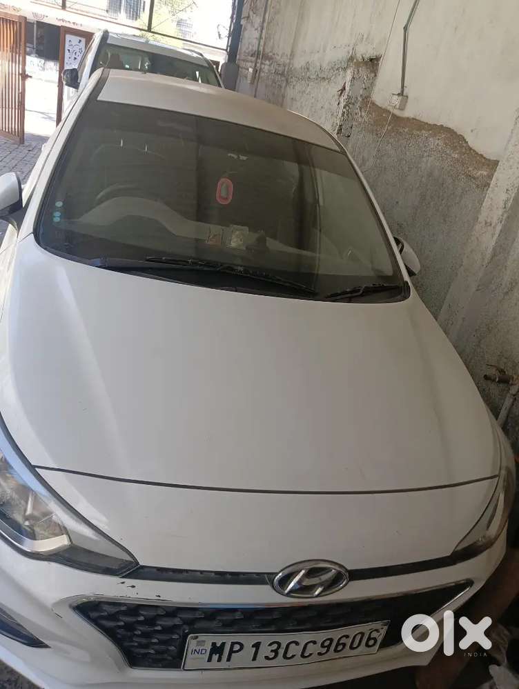 कार बेचना है