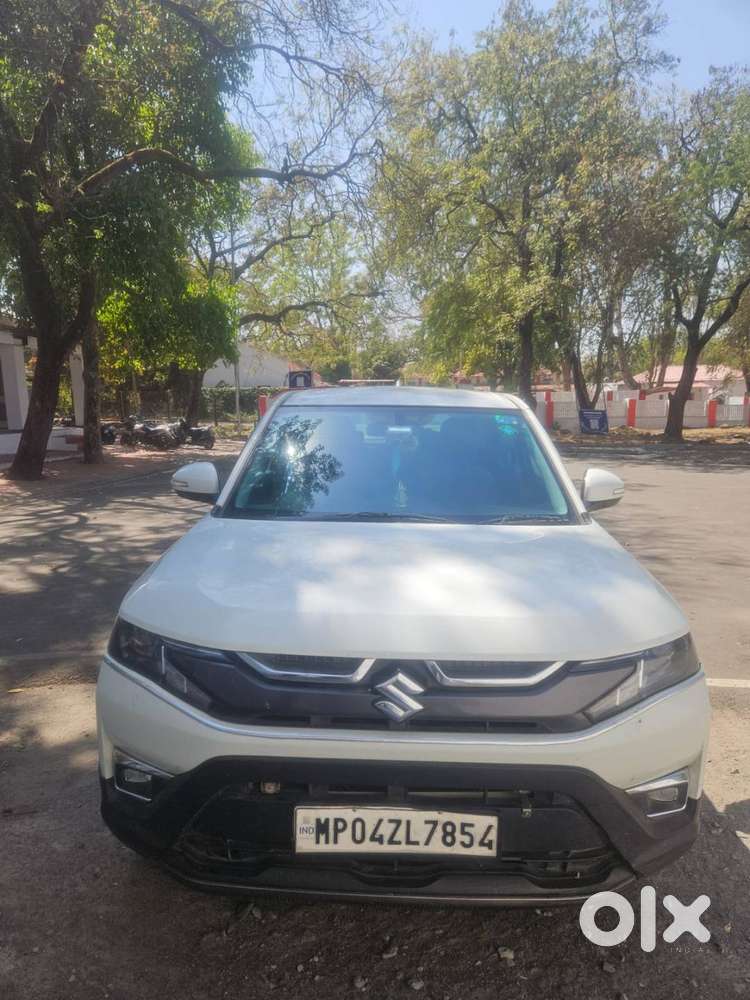 Lxi Breeza Aug 2023 White Colour Finaced &can Be Refinaced Again