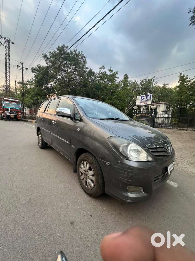Toyota Innova 2011 Diesel Well Maintained
