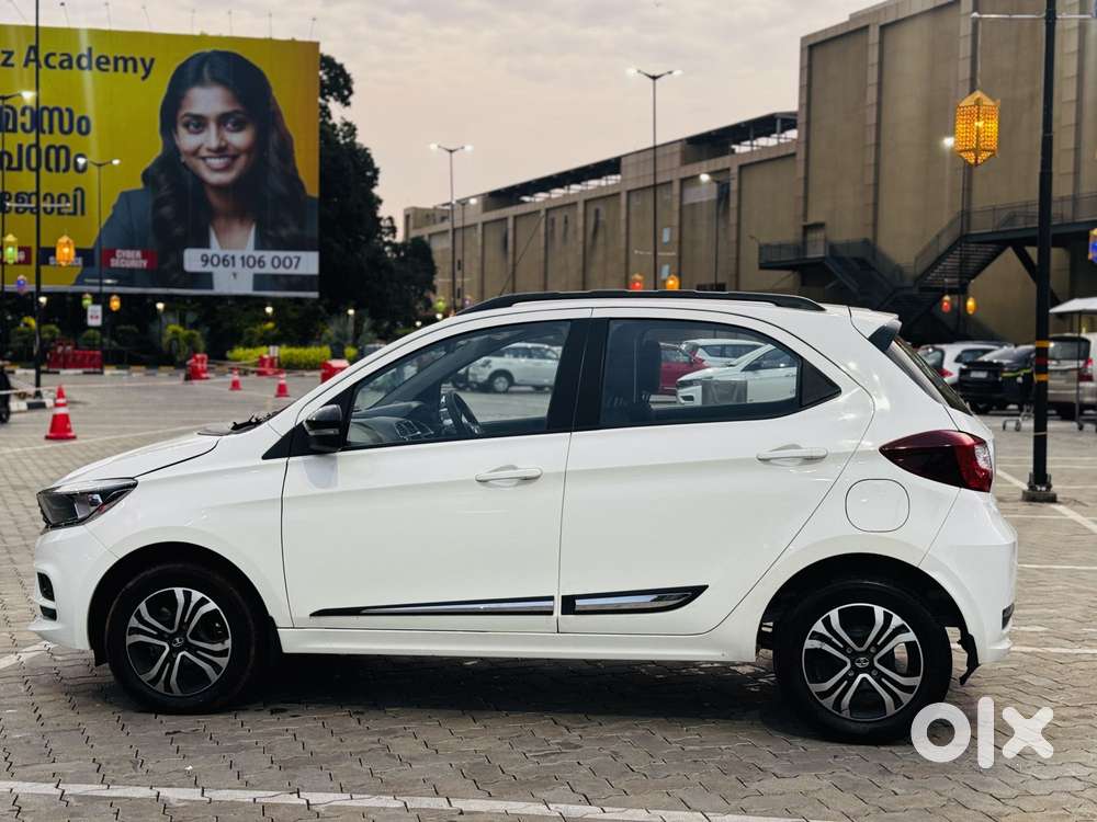 Tata Tiago 1.2 Revotron Xt, 2023, Petrol