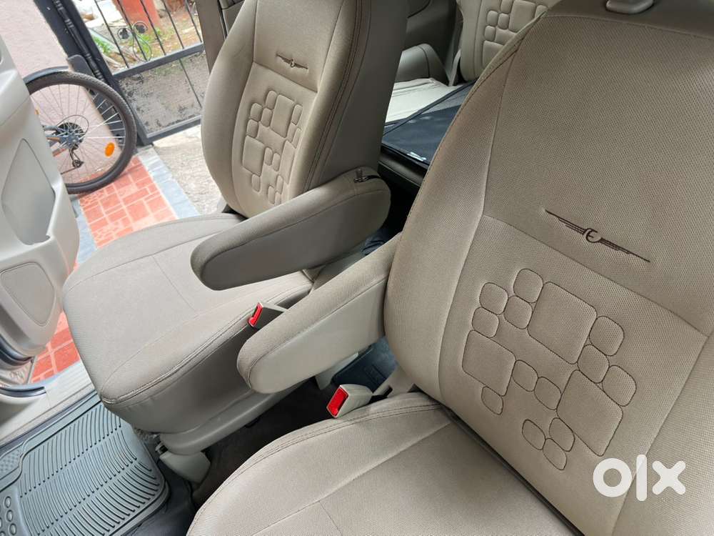 Innova V 7 Seater 3rd Owner