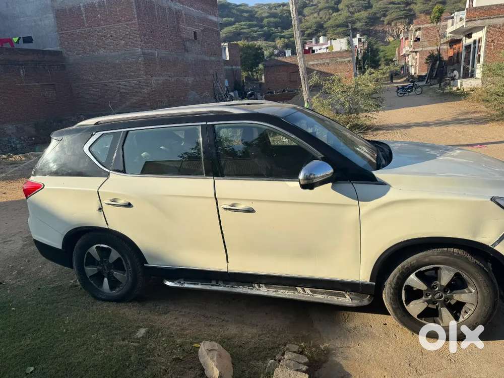 Mahindra Alturas G4 2020