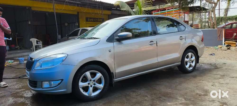 Skoda Rapid Elegance 2012