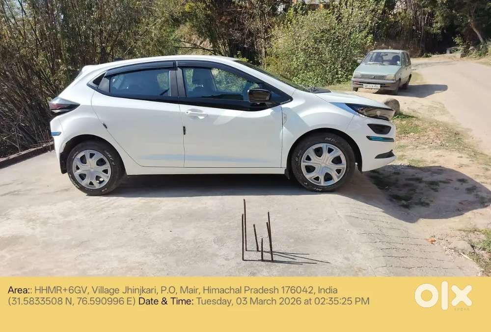 Tata Altroz 2025 Petrol  With Sunruf Well Maintained