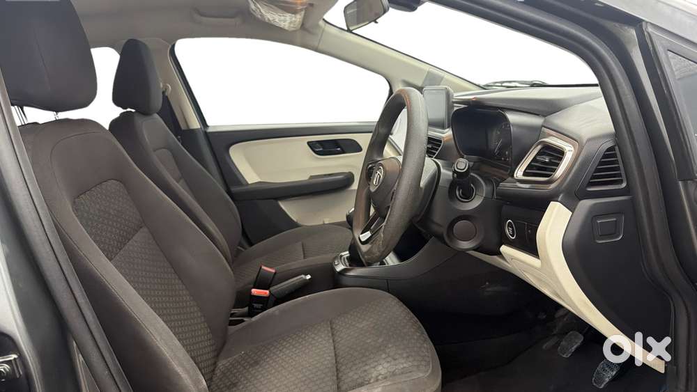Tata Altroz 1.2 Xt, 2022, Petrol