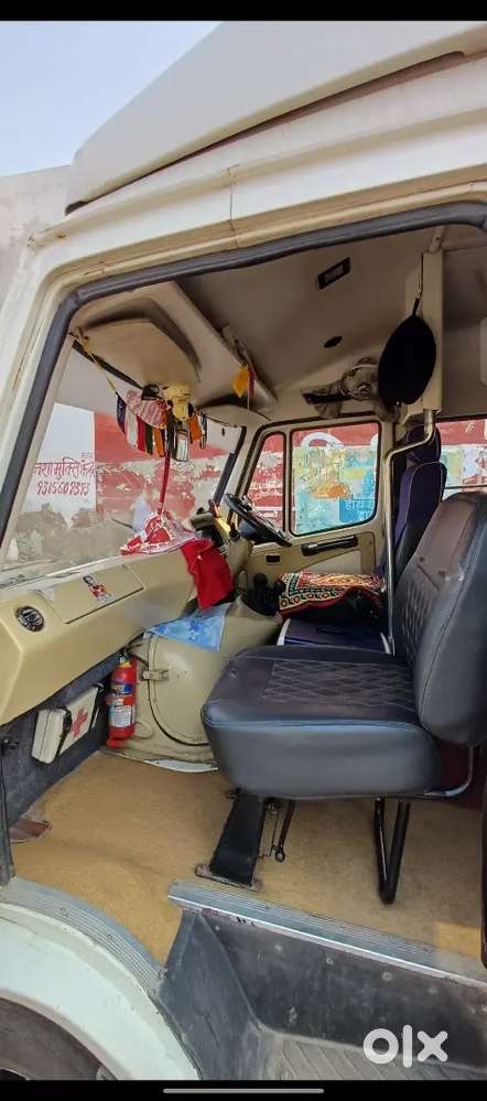बिल्कुल साफ है सब कुछ ओके है कुछ कराने की जरूरत नही है
