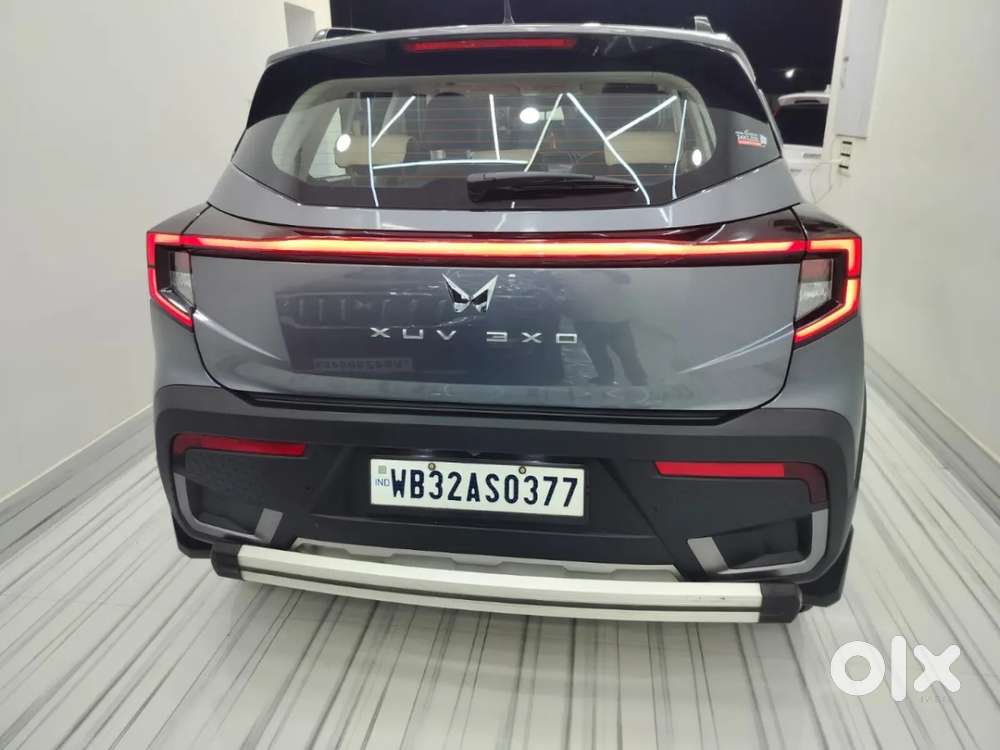 Mahindra Xuv 3xo Ax5 Pm Mt, 2024, Petrol