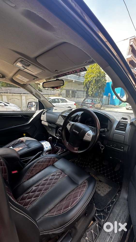 Isuzu D-max V-cross 2016